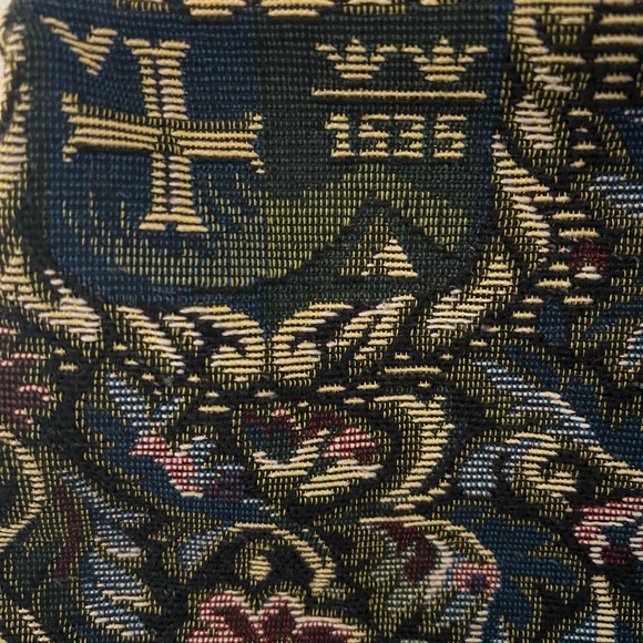 Elegant Black and Blue Shoulder Bag with Victorian Motifs - Picture 4 of 9